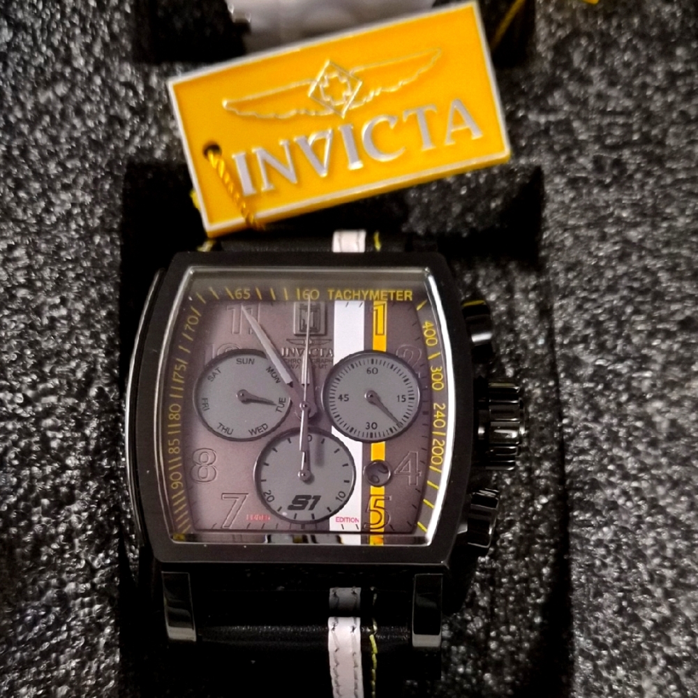 Invicta Subaqua Noma V 27690 – 50 mm Swiss Quartz, Steel & White Strap, 500 m